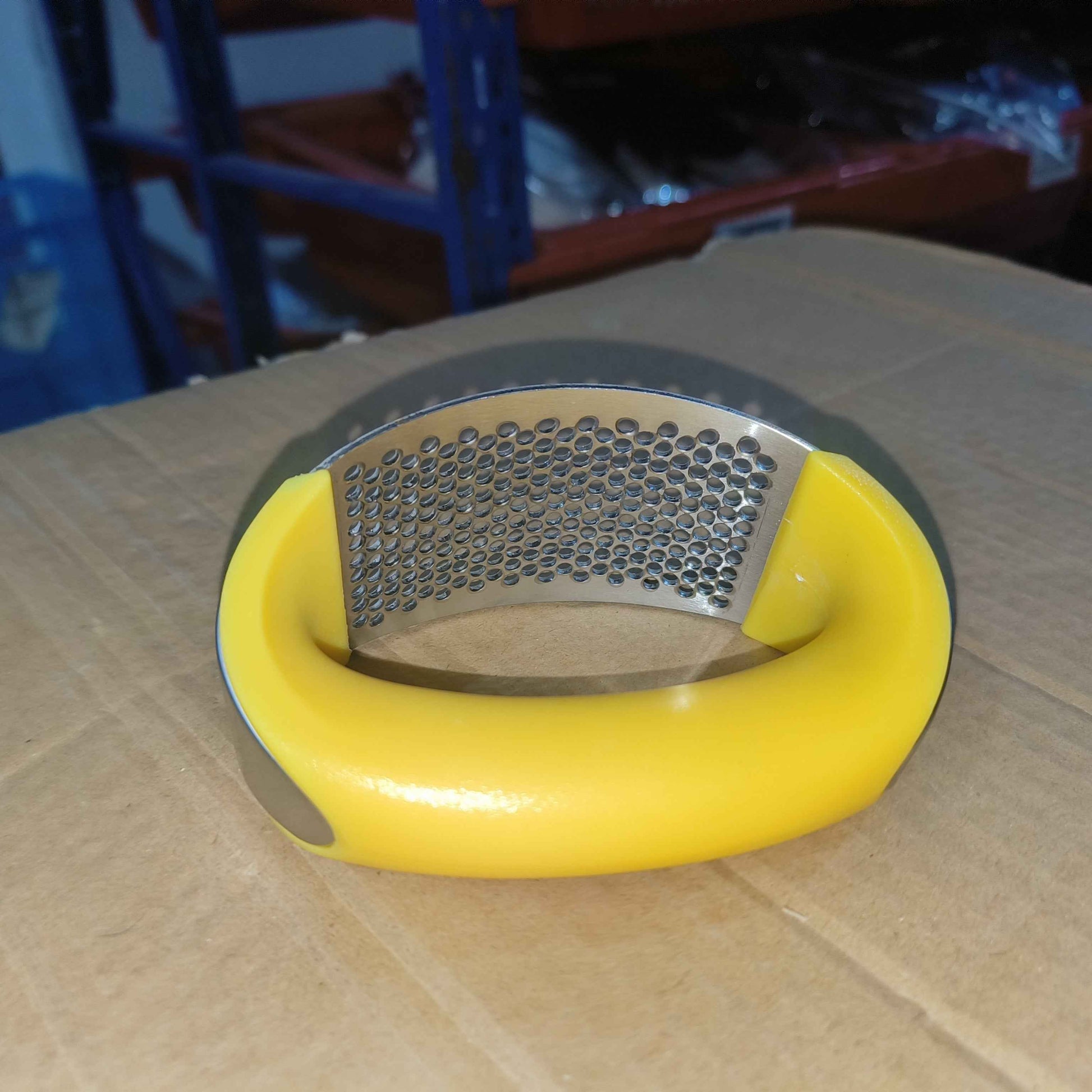 Knoblauchpresse aus Edelstahl - Shopteufel