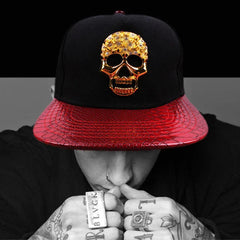 Hip-Hop-Kappe mit Totenkopf-Metalllogo