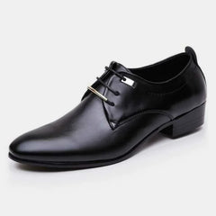 Hochwertige neue Herren Schuhe aus Leder, Brogue-Stil, spitz zulaufend, Oxford-Stil